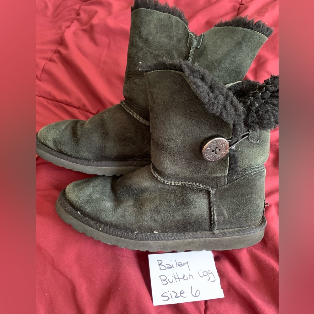UGG Bailey Button Black BOOTS women size 6